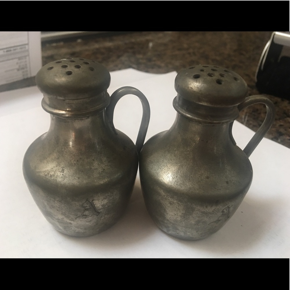Super cute antique pewter Salt and pepper shakers